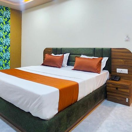 Hotel Nova Blue Ahmedabad Luaran gambar