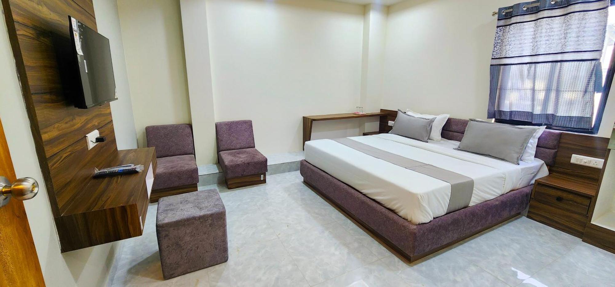 Hotel Nova Blue Ahmedabad Luaran gambar