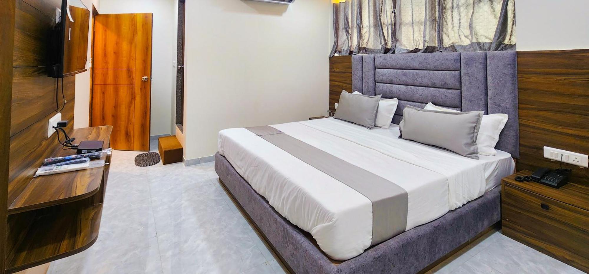 Hotel Nova Blue Ahmedabad Luaran gambar