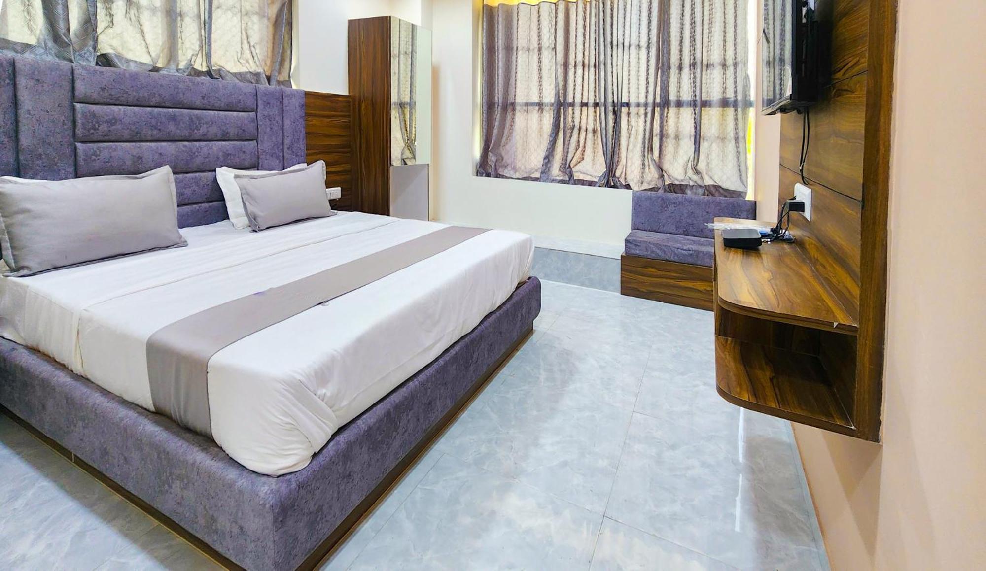 Hotel Nova Blue Ahmedabad Luaran gambar