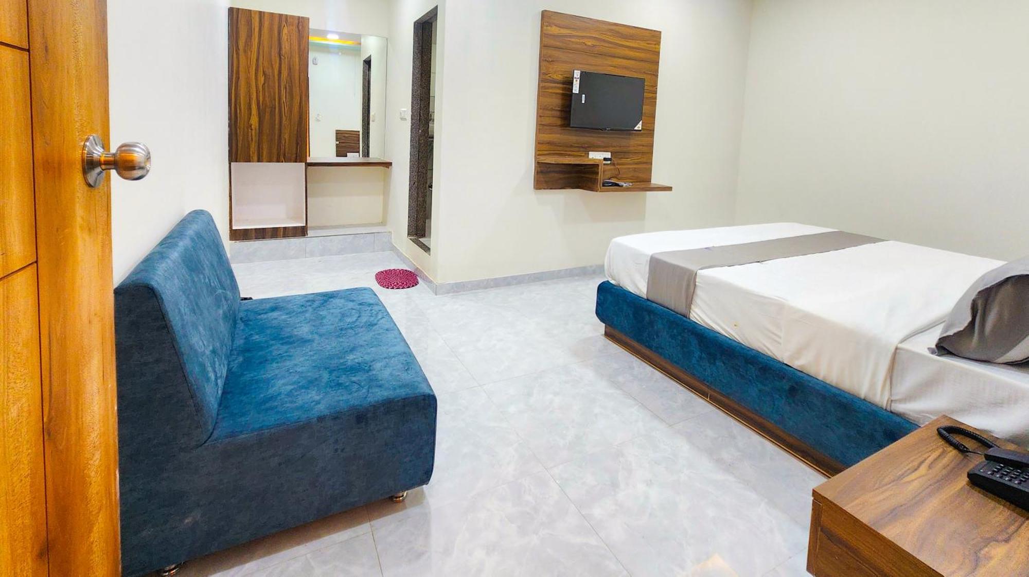 Hotel Nova Blue Ahmedabad Luaran gambar
