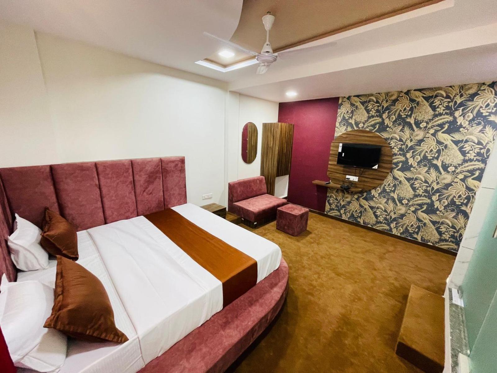 Hotel Nova Blue Ahmedabad Luaran gambar